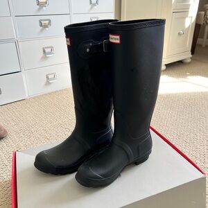 HUNTER Original Rain Boots Sz 7 US Tall Matte Black Waterproof PullOn